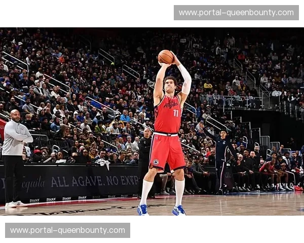 雄鹿队换帅后防守策略微调 大洛佩斯护筐角色变化